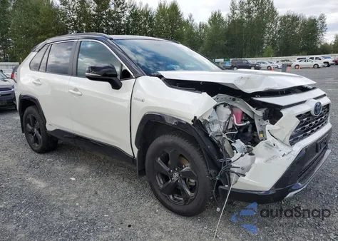 2020 Toyota Rav4 Xse z USA, uszkodzony, nr VIN 2T3EWRFV0LW064731